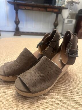 💜#66 Altar'd State Brown Suede Wedge Espadrilles with Ankle Strap